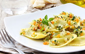 Ravioloni con dadini di verdure