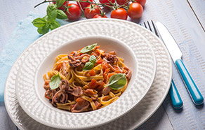 Tagliolini con seppie e pomodorini