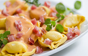 Tortelloni alla crema rosa