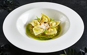 Tortelloni con ricotta, gamberetti e zucchine