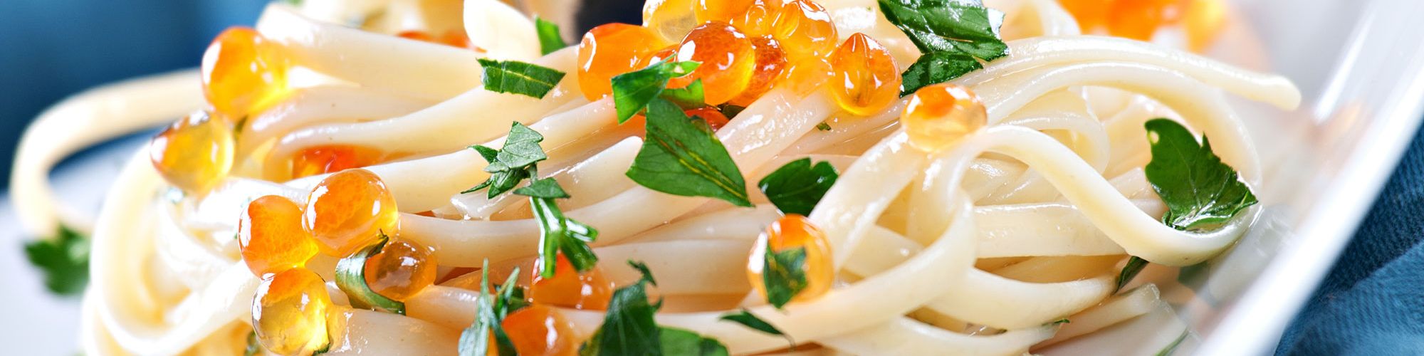 ricetta Tagliolini al salmone e uova di lompo (o caviale) con pasta fresca