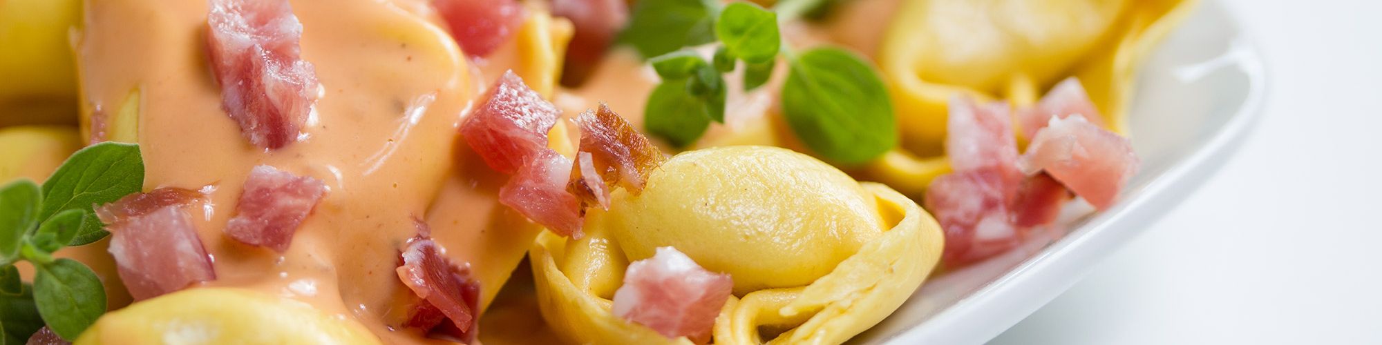 ricetta Tortelloni alla crema rosa con pasta fresca