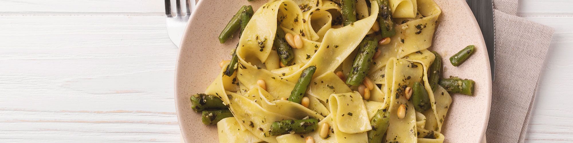 ricetta Pappardelle con fagiolini, patate e pesto con pasta fresca