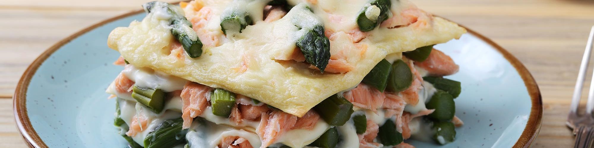 ricetta Lasagne con asparagi, salmone e gamberi con pasta fresca