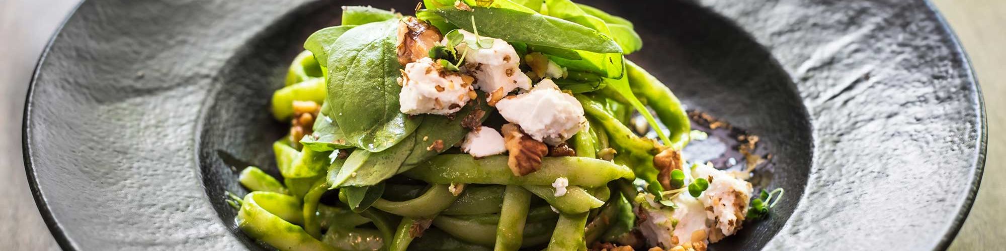 ricetta Tagliolini con pesto di pistacchi, spinaci e caprino con pasta fresca