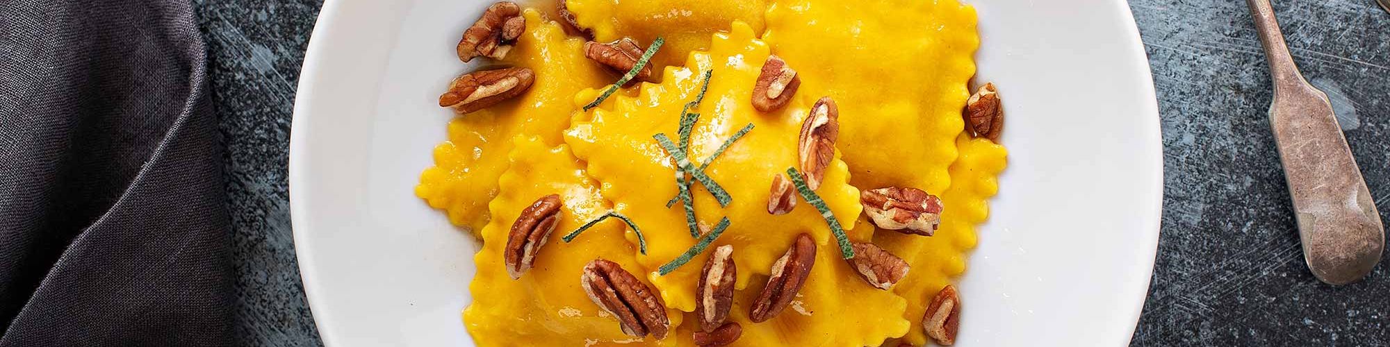 ricetta Tortelli di zucca al burro nocciola e noci pecan con pasta fresca