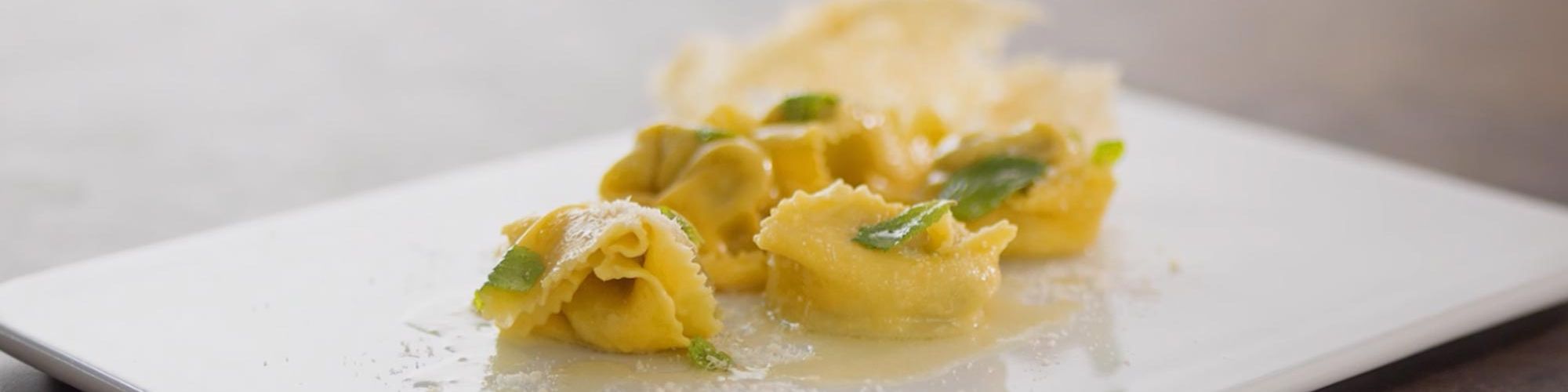 ricetta Tortelloni ai carciofi in cialda di grana e menta con pasta fresca